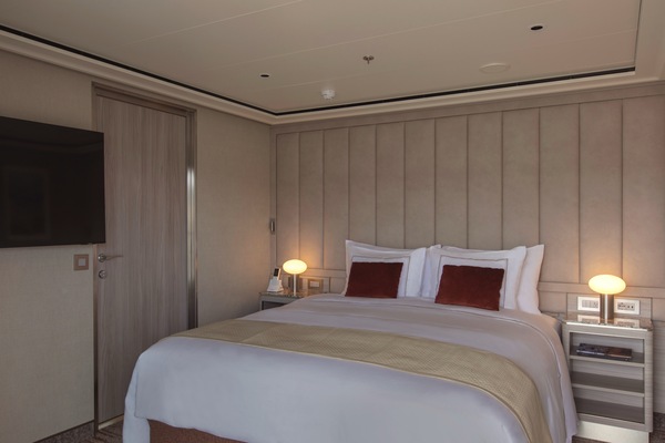 Silversea, Silver Ray, Signature Suite Bedroom 2 ©Silversea Cruises Ltd.jpg